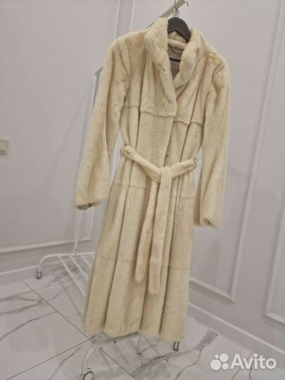 Шуба норковая белая италия