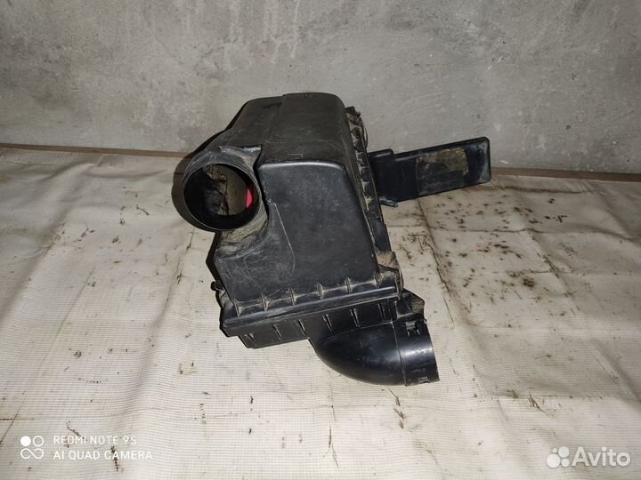 Корпус воздушного фильтра Митсубиси Спейс Стар