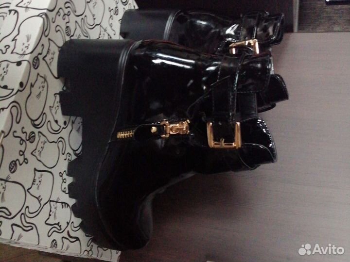 Лаковые ботинки на платформе демисезон 36