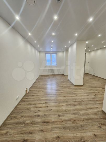 Сдаю новые 62 м² на 1 линии