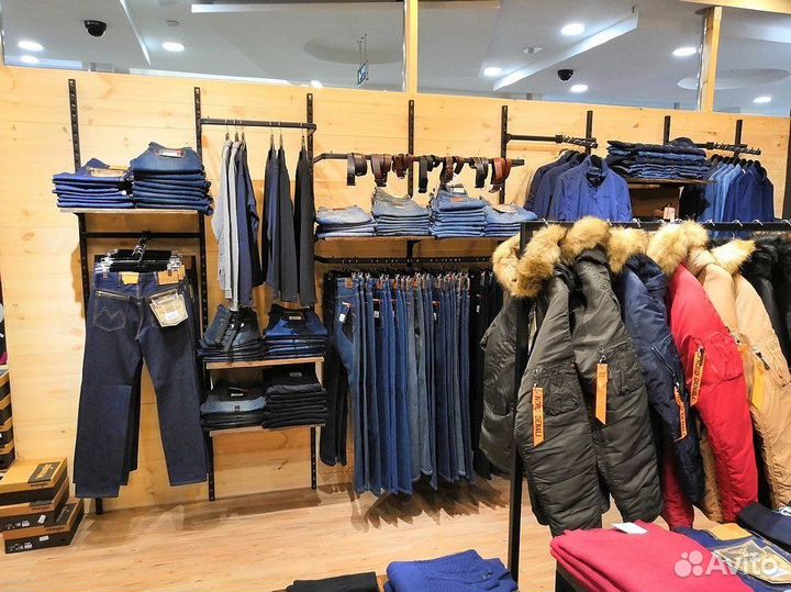 Торговое оборудование для магазина одежды