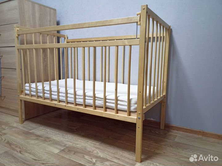 Детская кроватка с матрасом 120*60