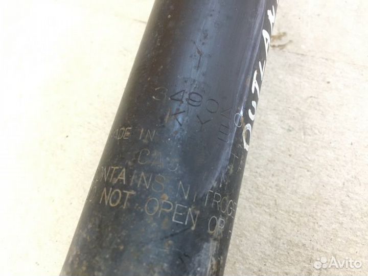 Амортизатор задний Mitsubishi Outlander XL