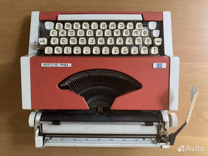 Печатная пишущая машинка Unis tbm de Luxe