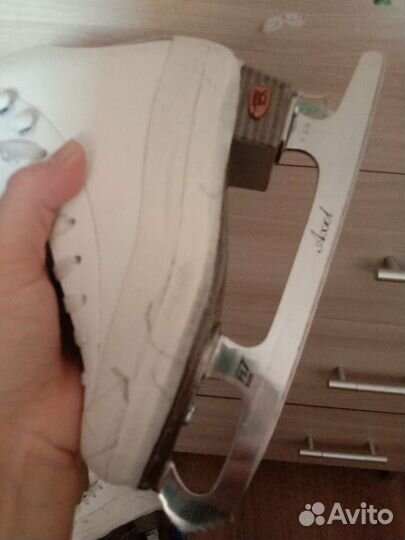 Профессиональные фигурные коньки