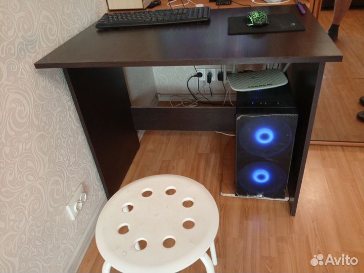 Письменный стол