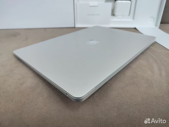 MacBook Air 13 2020 8GB 512SSD Retina