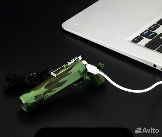 Тактическая зажигалка с фонариком и компасом