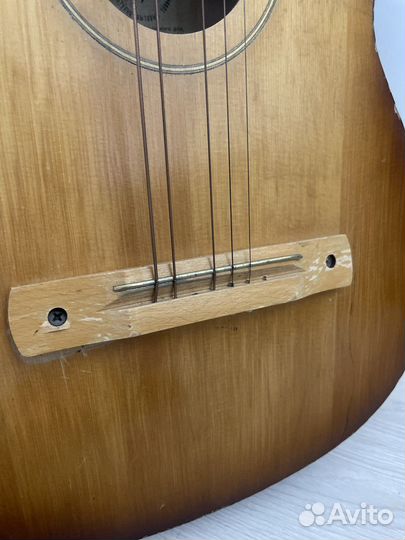 Акустическая гитара