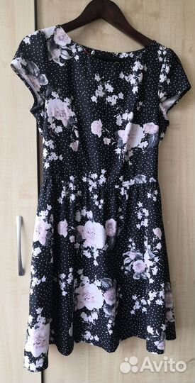 Новое черное платье в цветок 42-44 размер