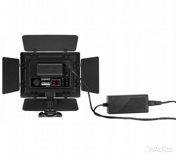 Накамерный свет светодиодный Yongnuo YN-300 III LE