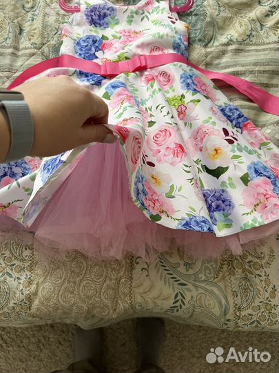 Платье нарядное для девочки 122