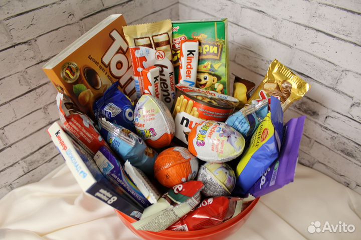 Большой киндер сюрприз