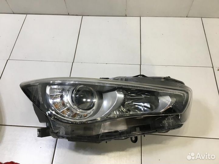 Фара правая Infiniti Q50 V37