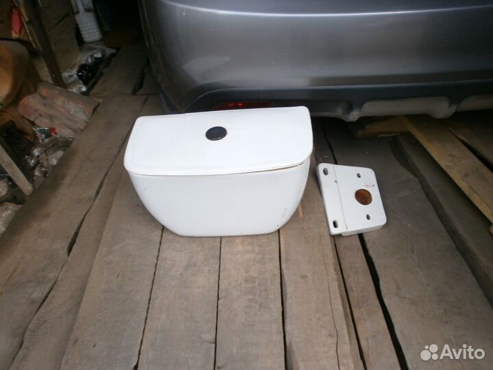 Бачек фарфор