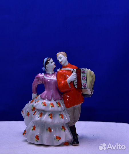 Фарфоровые статуэтки
