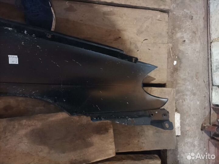 Левое переднее крыло Renault Megan 1 рест
