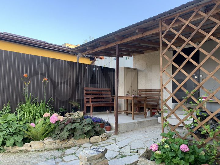 Дом 15 м² на участке 6 сот.