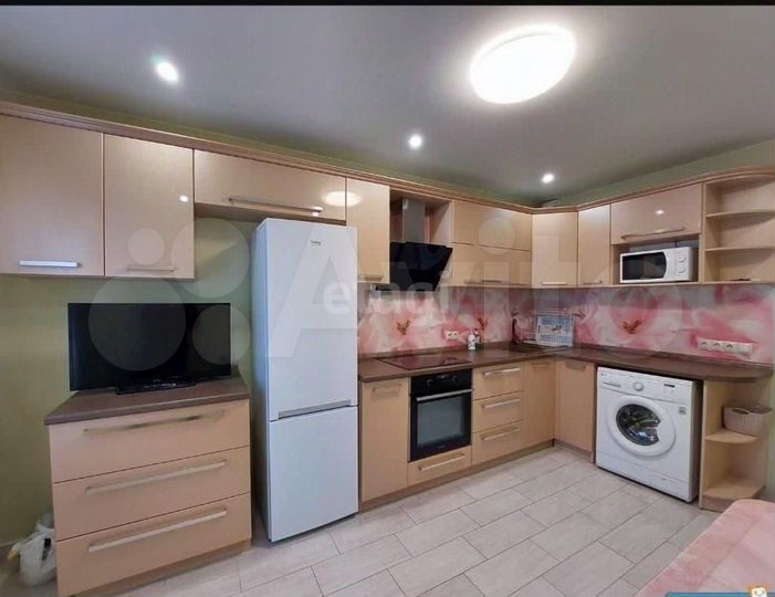 3-к. квартира, 77 м², 4/10 эт.