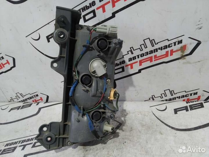 Фонарь nissan elgrand PE52 PNE52 TE52 TNE52 8960 л