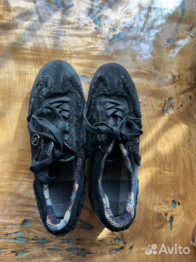 Кроссовки женские