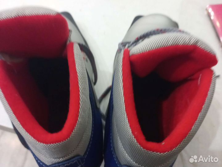 Лыжные ботинки,лыжи и палки