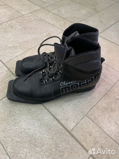 Лыжные ботинки