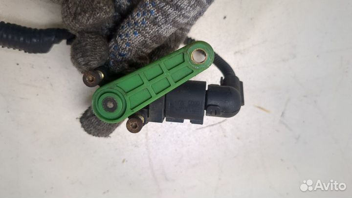 Датчик подвески левый задний Porsche Cayenne