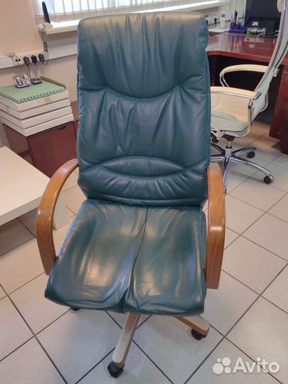 Офисное кресло руководителя кожа NewForm Италия