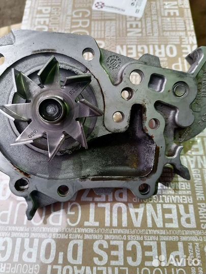 Водяная помпа Renault logan
