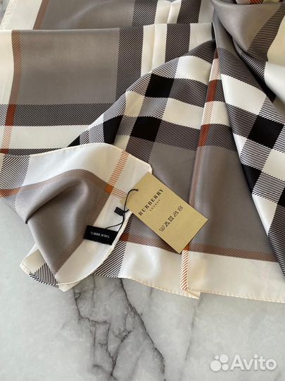 Платок Burberry серый