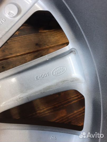 Оригинальные колеса Range Rover Velar