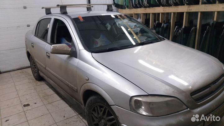 Лобовое стекло Опель Астра