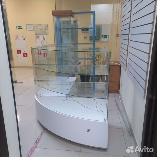 Стеллаж витрина