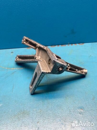 Подножка зад.лев задняя левая Yamaha Fzr250