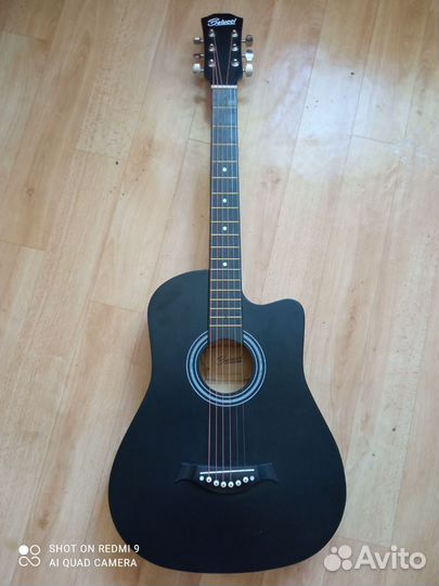 Акустическая гитара