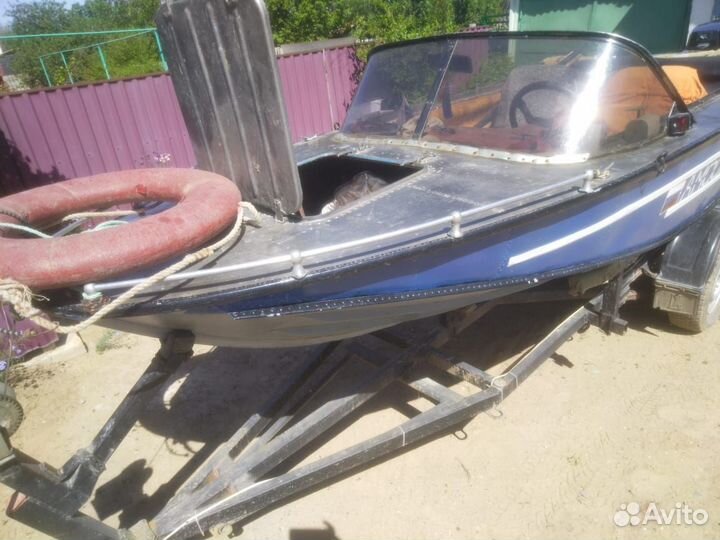 Продаю лодку Днепр