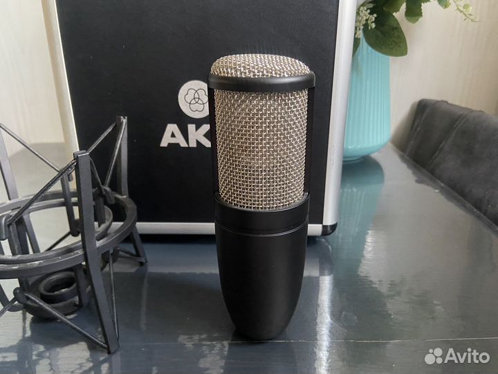 Микрофон akg p220