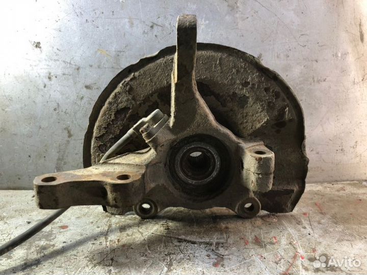 Кулак ступица правый передний Mitsubishi Lancer 9