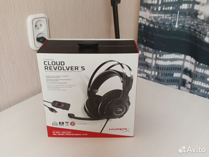 Игровые наушники HyperX cloud revolvers