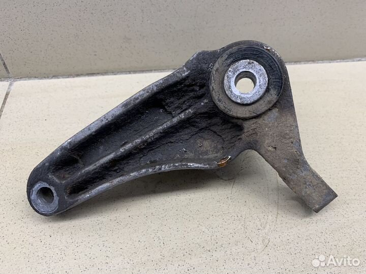 Кронштейн кпп Focus II 2008-2011