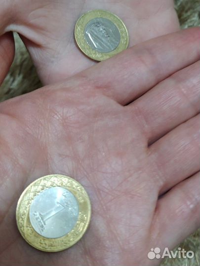 Монета риял