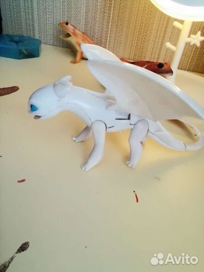 Игрушка белая фурия из мультфильма