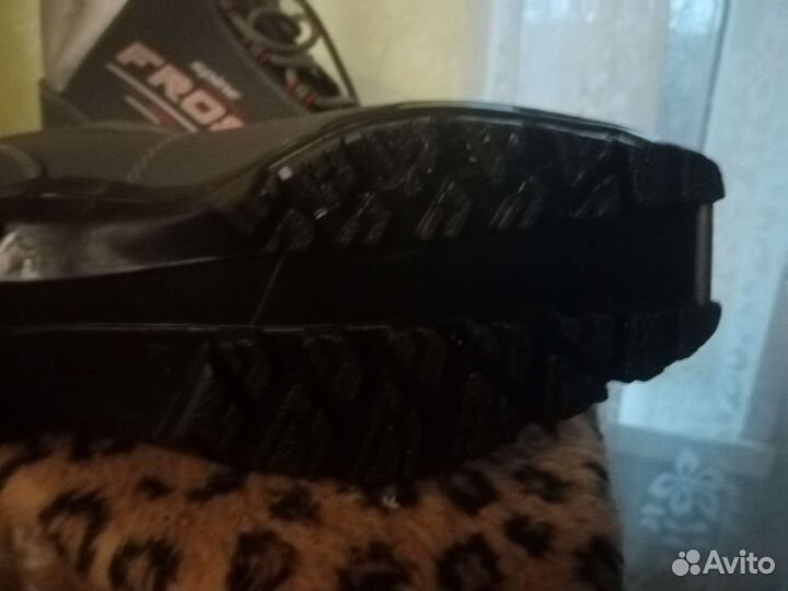 Лыжные ботинки