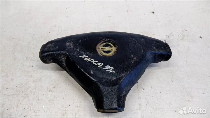 Заглушка рулевого колеса Opel Corsa B