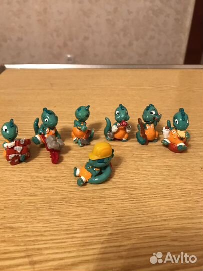 Коллекции киндеров 90-х динозавры,акулы,пингвины