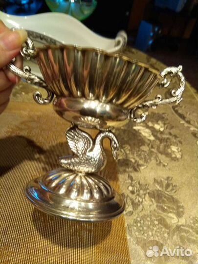 Ваза антикварная/ икорница /Маслёнка