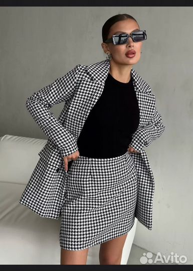 Твидовый костюм с юбкой