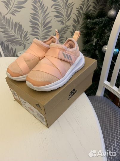 Кроссовки adidas