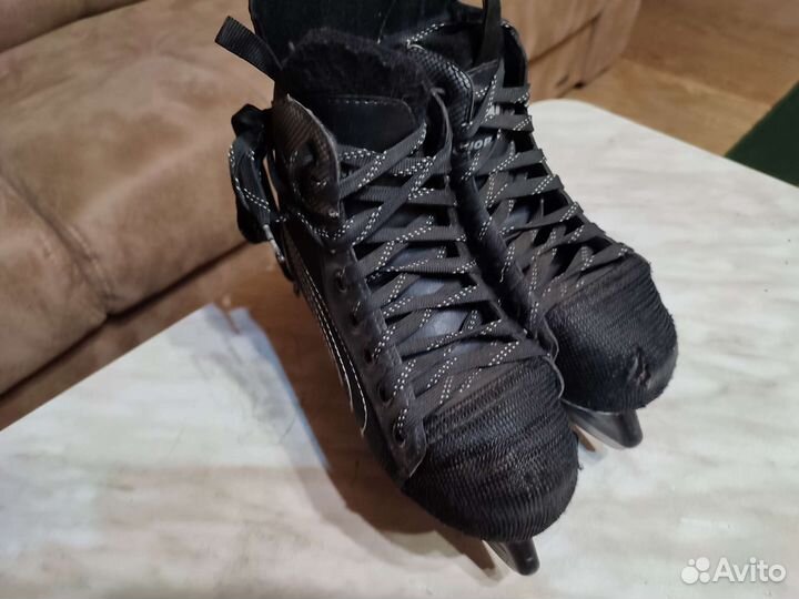 Коньки для мальчика 30,34 р-ры